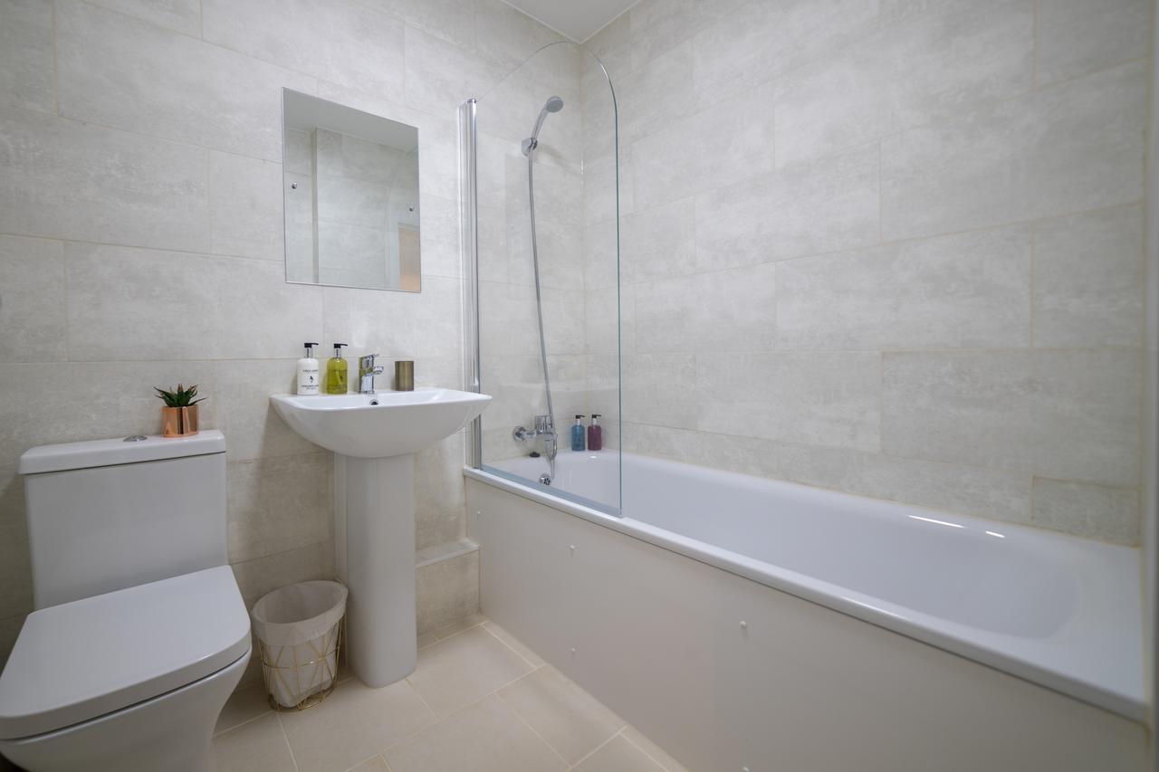 London Heathrow Serviced Apartments Ashford (Surrey) Exterior foto